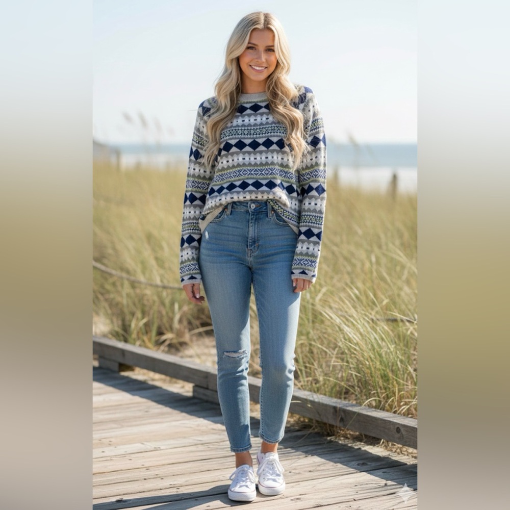 NWT Geometric Patterned Sweater - Picture 6 of 9